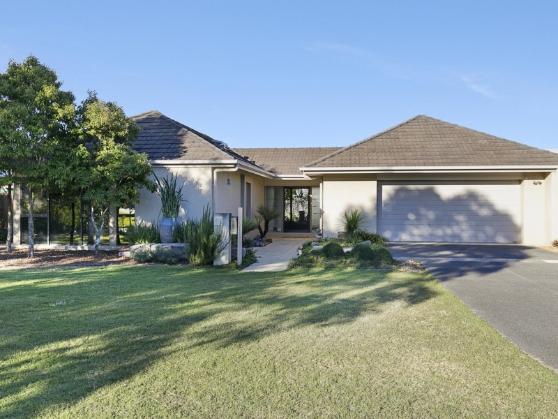 44 Mossvale Drive, Wakerley QLD 4154