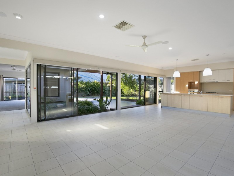 44 Mossvale Drive, Wakerley QLD 4154