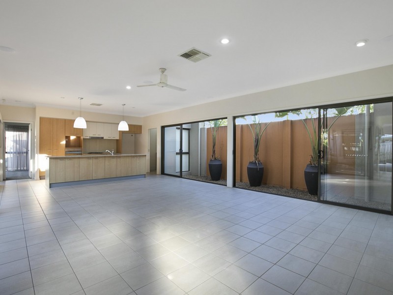 44 Mossvale Drive, Wakerley QLD 4154