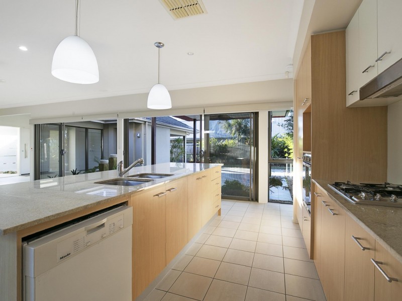 44 Mossvale Drive, Wakerley QLD 4154