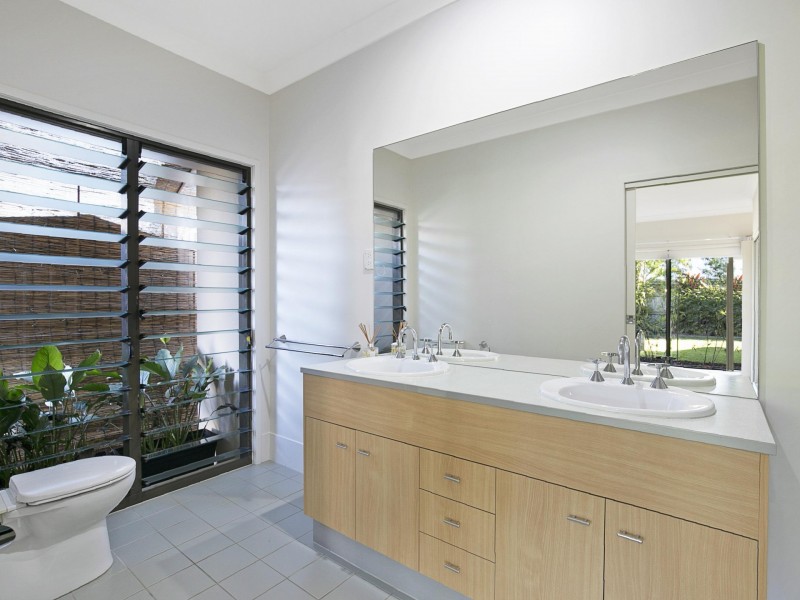 44 Mossvale Drive, Wakerley QLD 4154