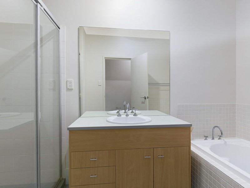 44 Mossvale Drive, Wakerley QLD 4154