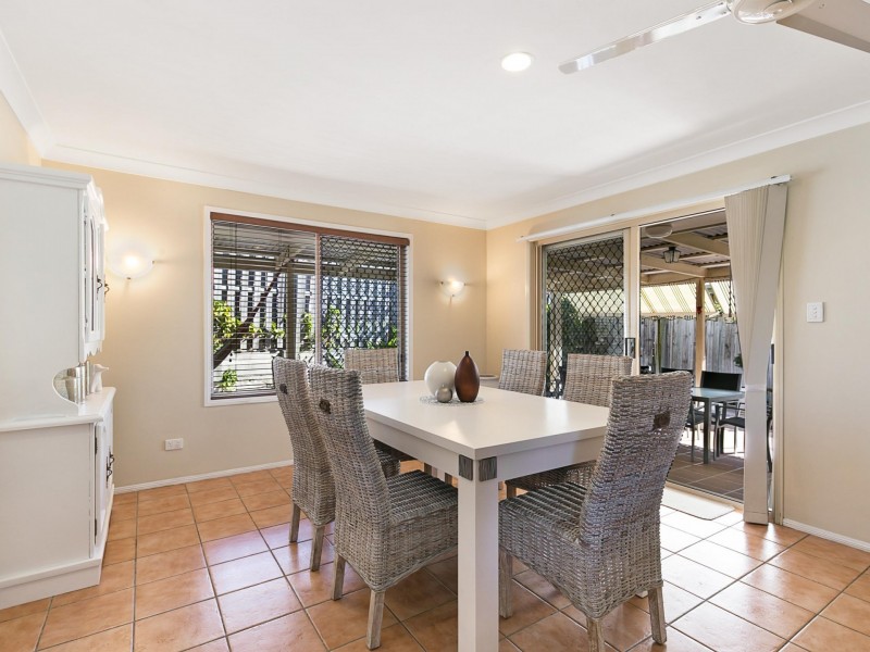 21 Matthews Way, Wakerley QLD 4154