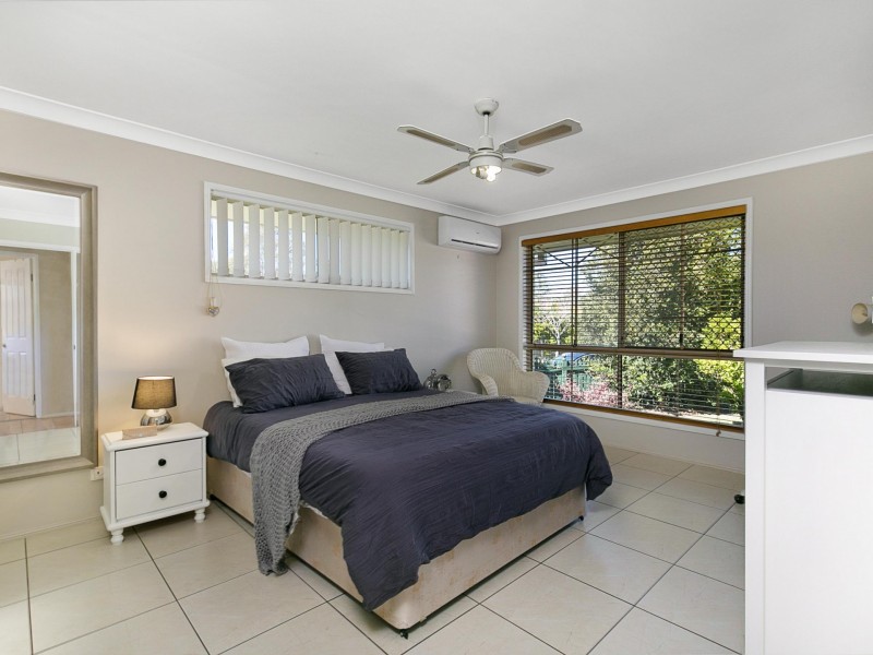 21 Matthews Way, Wakerley QLD 4154
