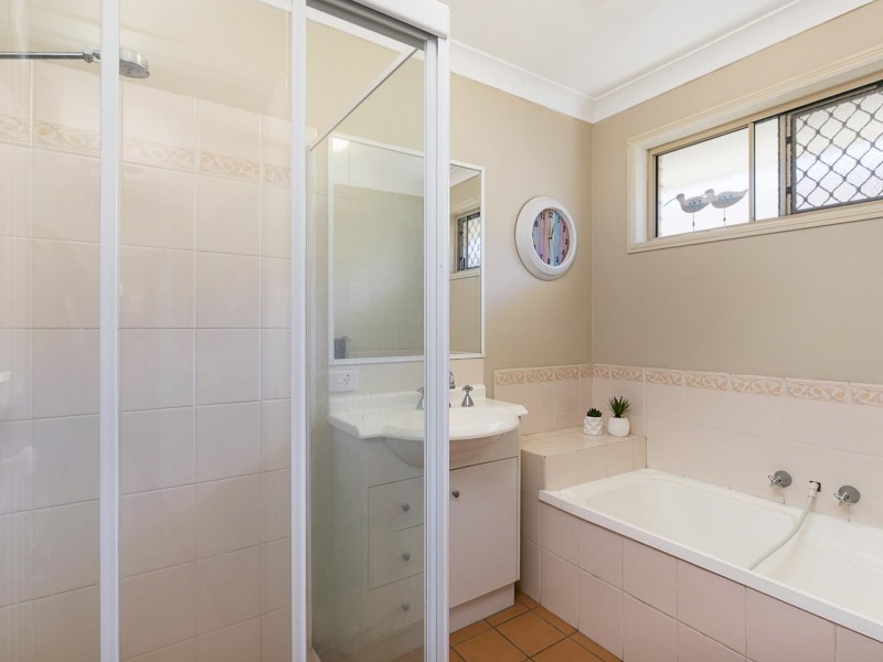 21 Matthews Way, Wakerley QLD 4154