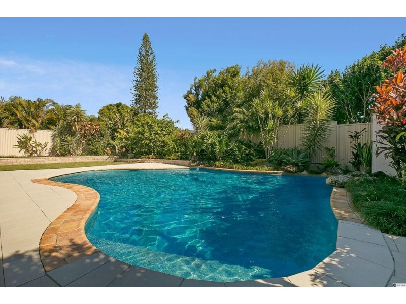 19 Whitecastle Street, Carindale QLD 4152