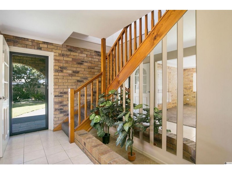 19 Whitecastle Street, Carindale QLD 4152