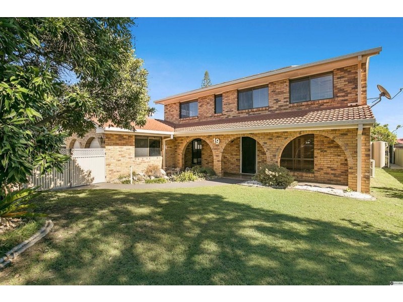 19 Whitecastle Street, Carindale QLD 4152