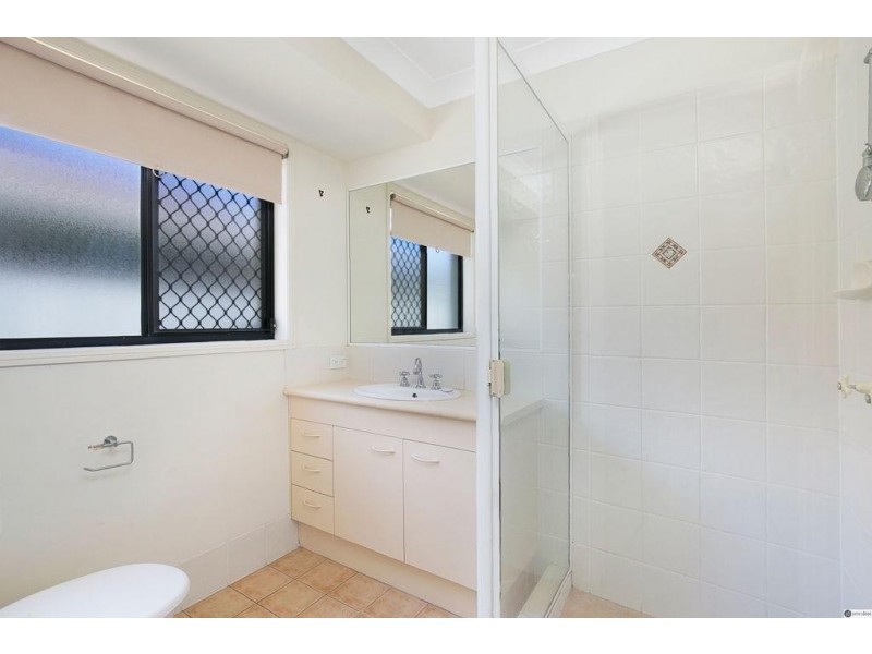 9 Friend Street, Wakerley QLD 4154