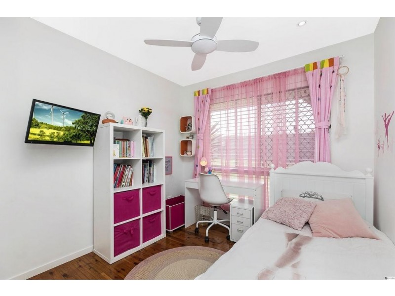 25 New Lindum Road, Wynnum West QLD 4178