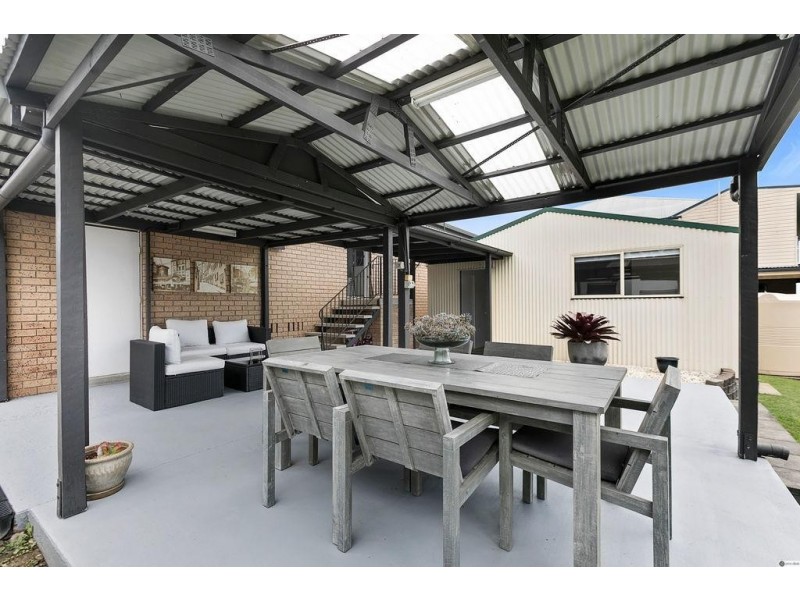 25 New Lindum Road, Wynnum West QLD 4178