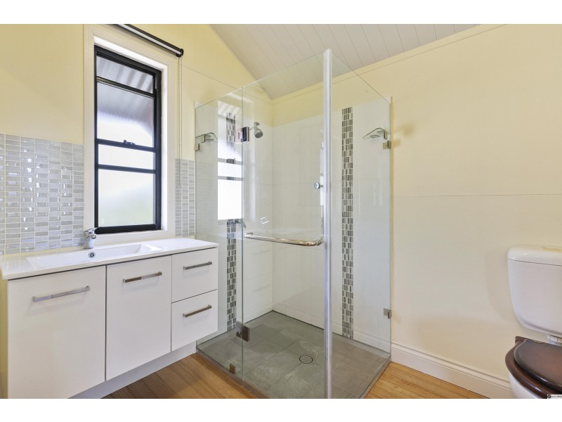 20 Belgrave Street, Balmoral QLD 4171