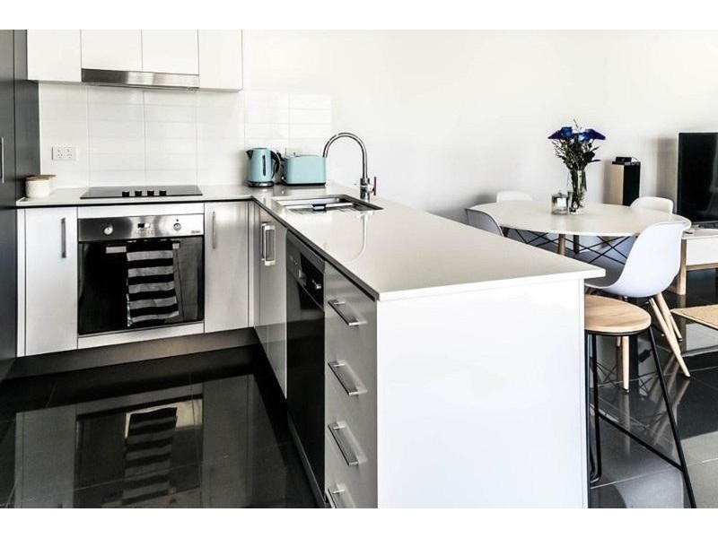 3/47 Dickenson, Carina QLD 4152