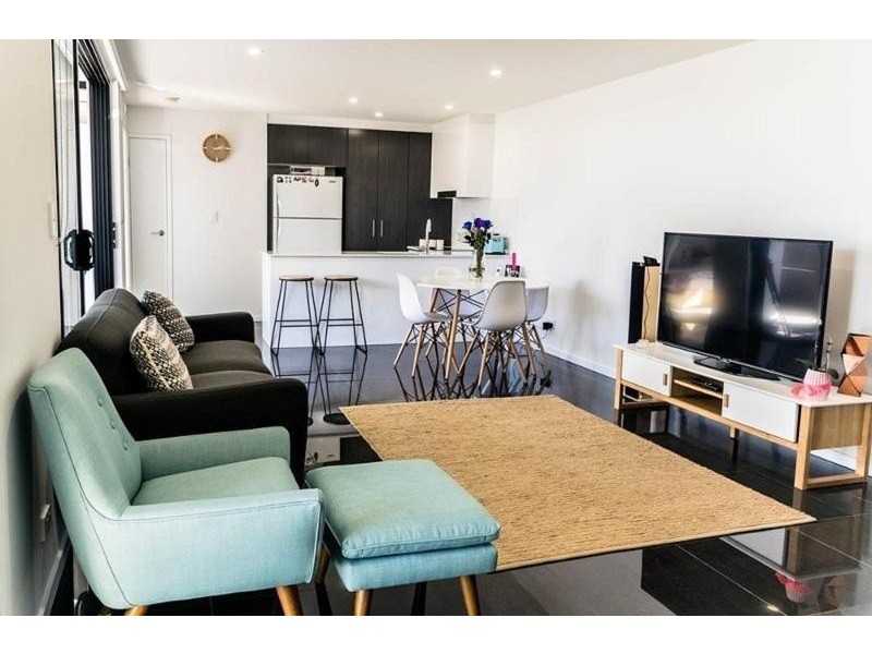 3/47 Dickenson, Carina QLD 4152