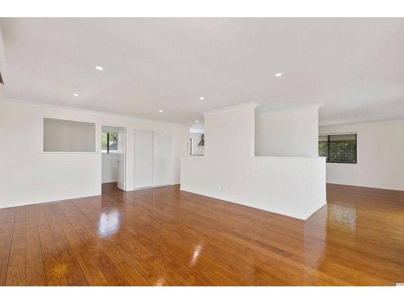 39 Roseneath Parade, Wynnum West QLD 4178