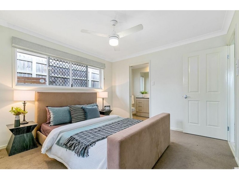 99 Kamarin Street, Manly West QLD 4179