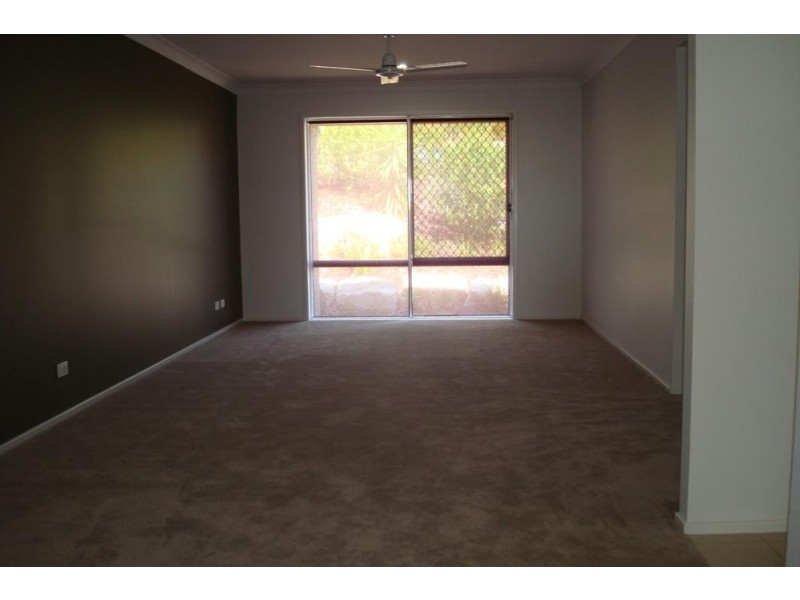 5 Lachlan Drive, Wakerley QLD 4154