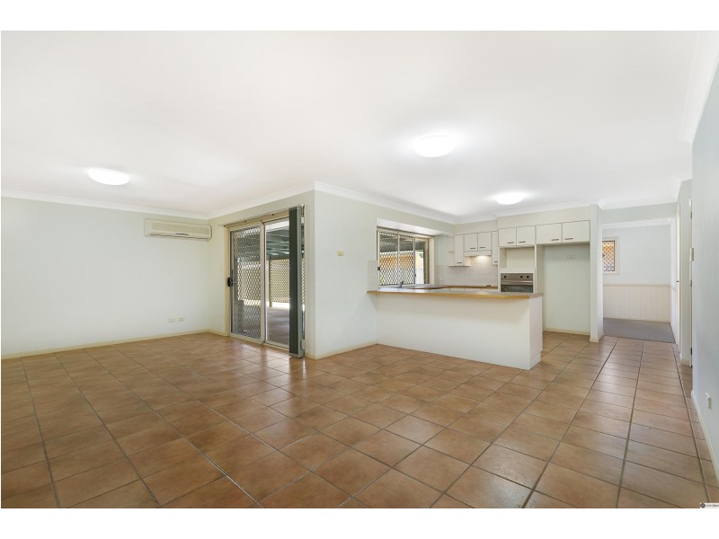 52 Miles Crescent, Manly West QLD 4179