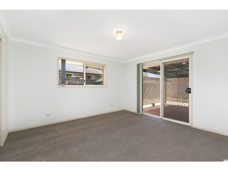 52 Miles Crescent, Manly West QLD 4179