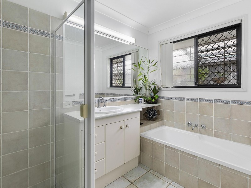 10 Murdock Place, Wakerley QLD 4154