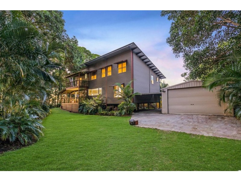 15 Kooringal Esplanade, Kooringal QLD 4025