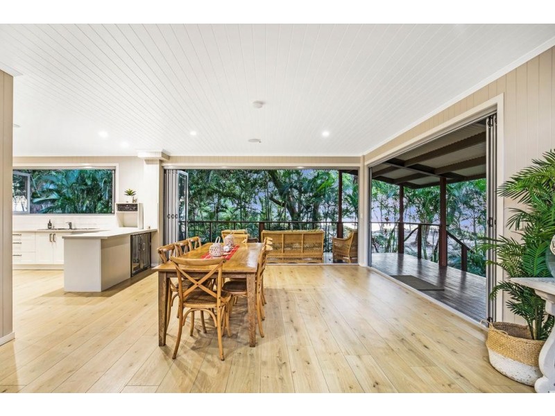 15 Kooringal Esplanade, Kooringal QLD 4025