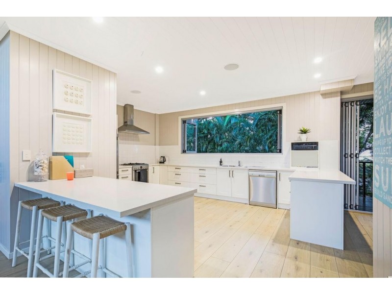 15 Kooringal Esplanade, Kooringal QLD 4025