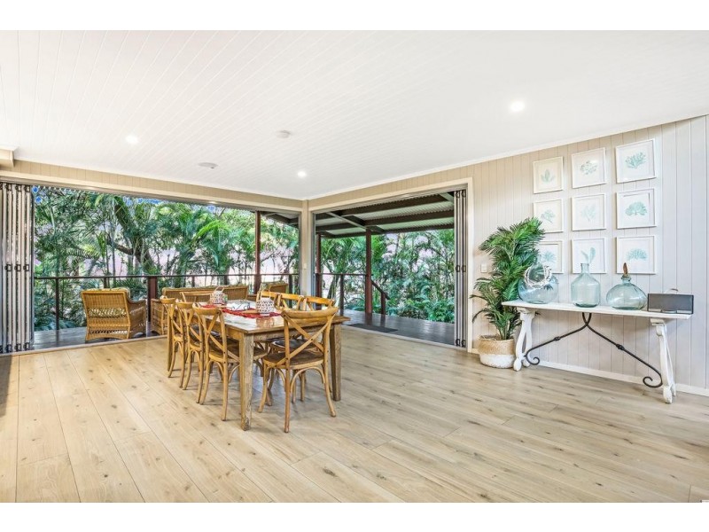 15 Kooringal Esplanade, Kooringal QLD 4025