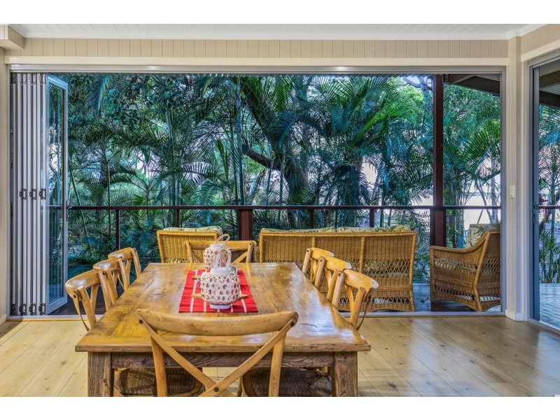 15 Kooringal Esplanade, Kooringal QLD 4025