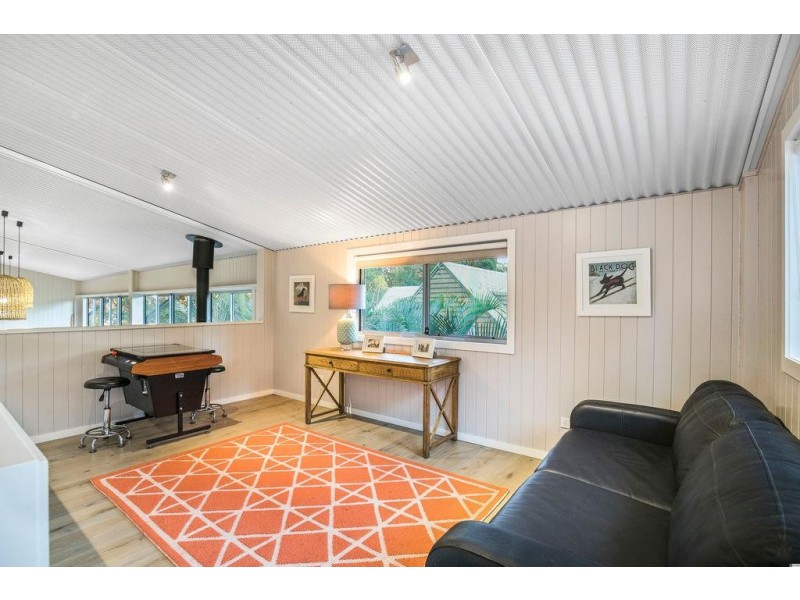 15 Kooringal Esplanade, Kooringal QLD 4025
