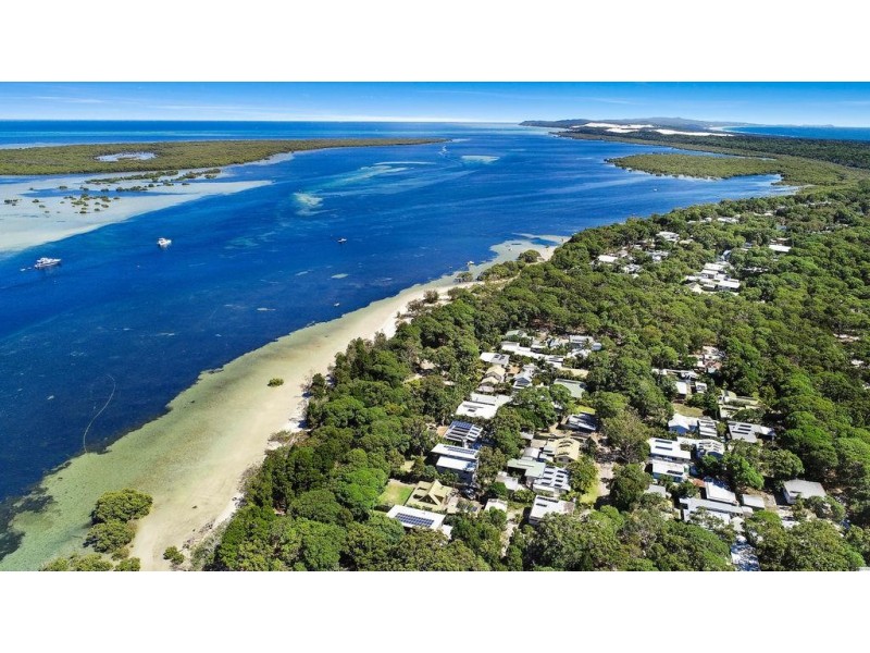 15 Kooringal Esplanade, Kooringal QLD 4025
