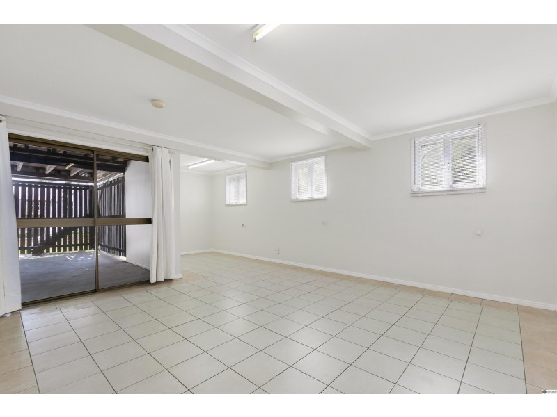 17 Stephen Street, Camp Hill QLD 4152