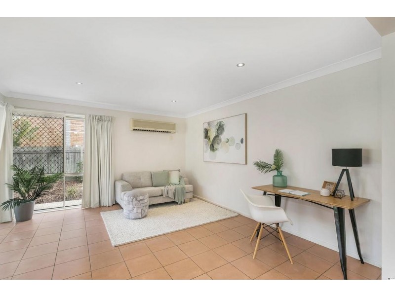 8 Weir Close, Belmont QLD 4153