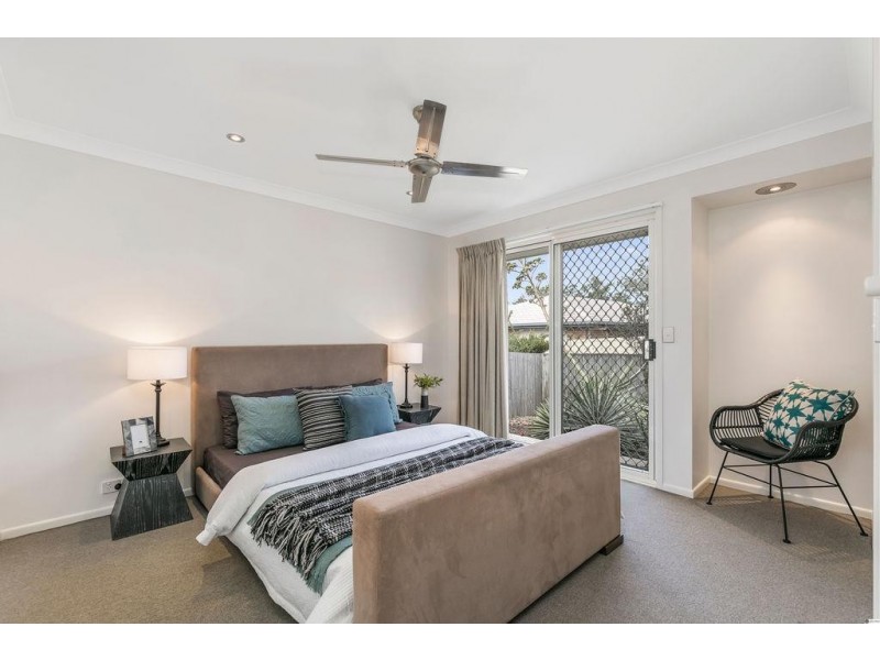 8 Weir Close, Belmont QLD 4153