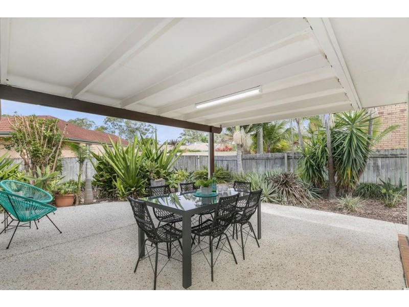 8 Weir Close, Belmont QLD 4153