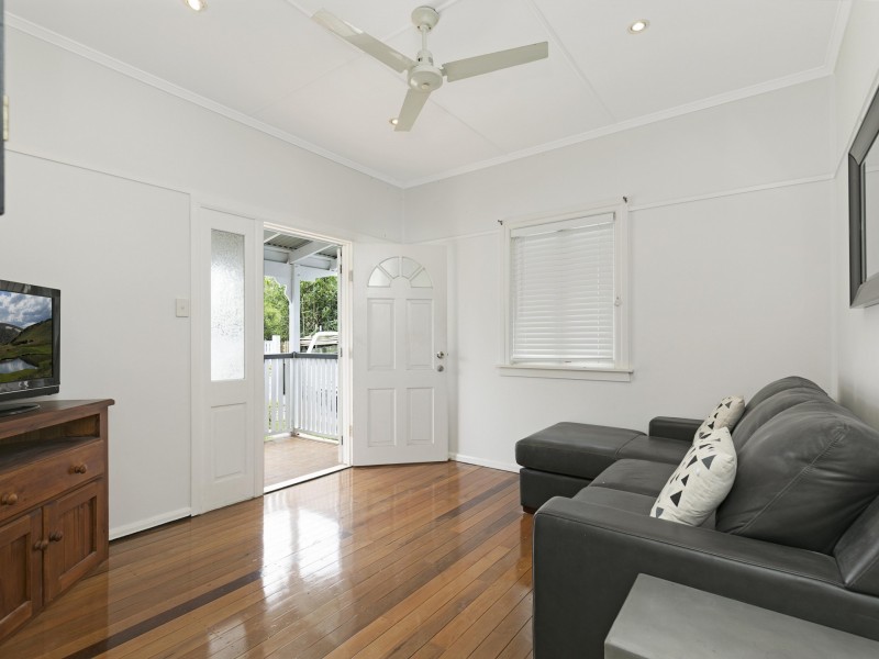 24 Duncan Street, Wynnum West QLD 4178