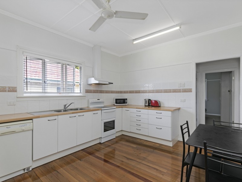 24 Duncan Street, Wynnum West QLD 4178