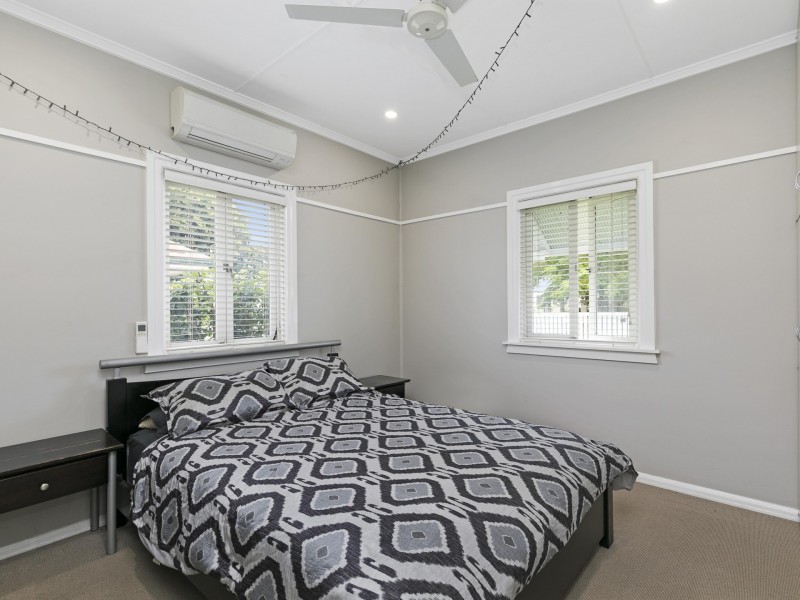 24 Duncan Street, Wynnum West QLD 4178