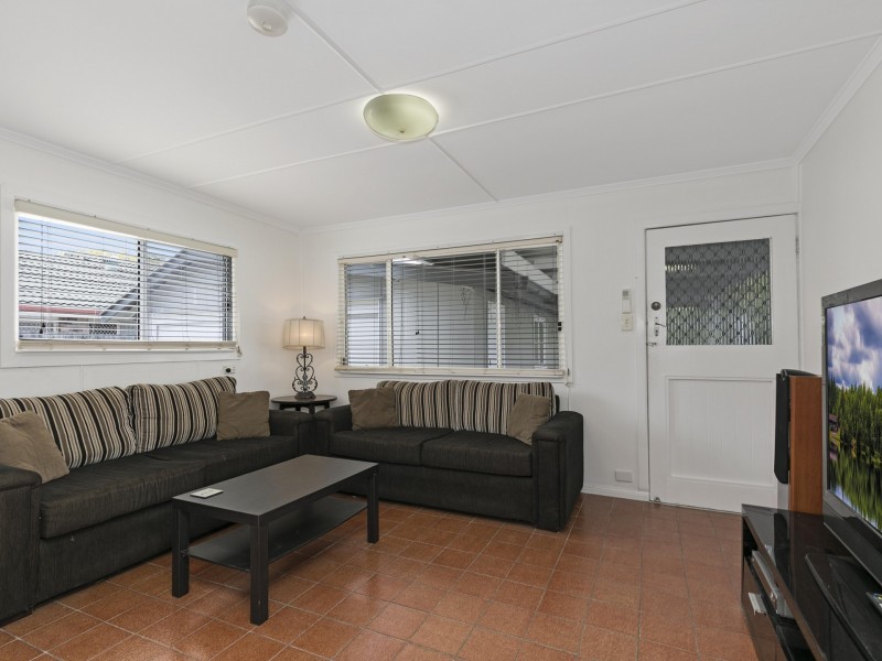 24 Duncan Street, Wynnum West QLD 4178