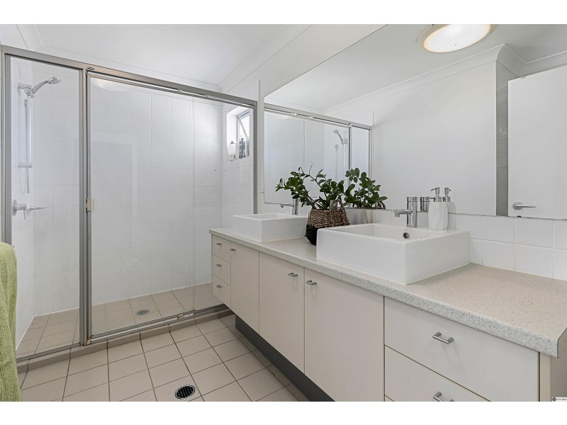 18 Macquarie Street, Wakerley QLD 4154