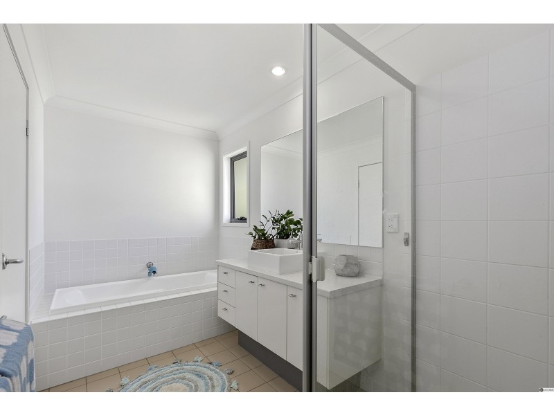 18 Macquarie Street, Wakerley QLD 4154