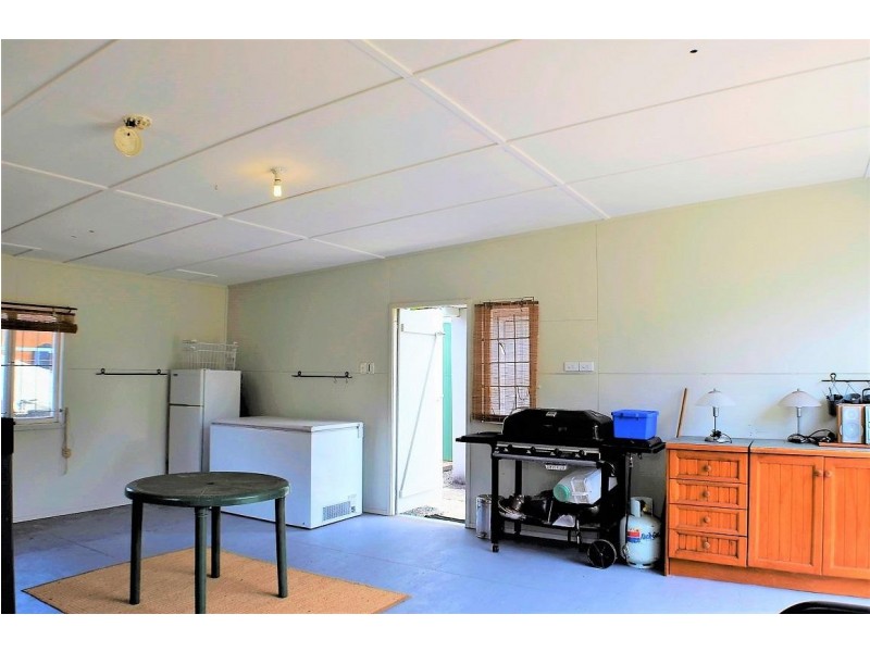 95 Midgen Street, Kooringal QLD 4025