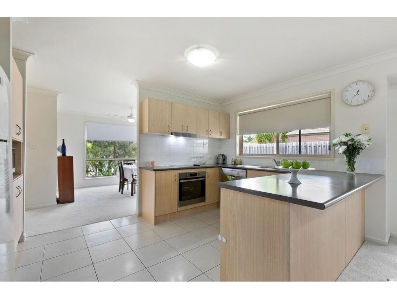 9 Brighton Court, Wakerley QLD 4154