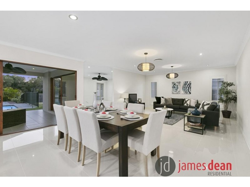 75 Ivy Crescent, Wakerley QLD 4154