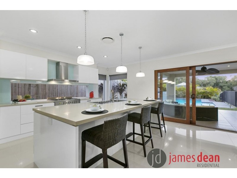 75 Ivy Crescent, Wakerley QLD 4154