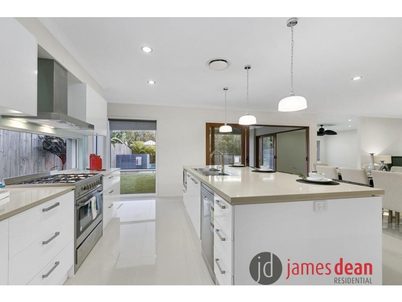 75 Ivy Crescent, Wakerley QLD 4154