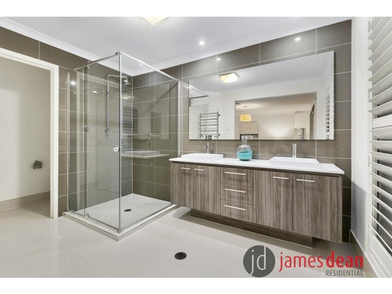 75 Ivy Crescent, Wakerley QLD 4154