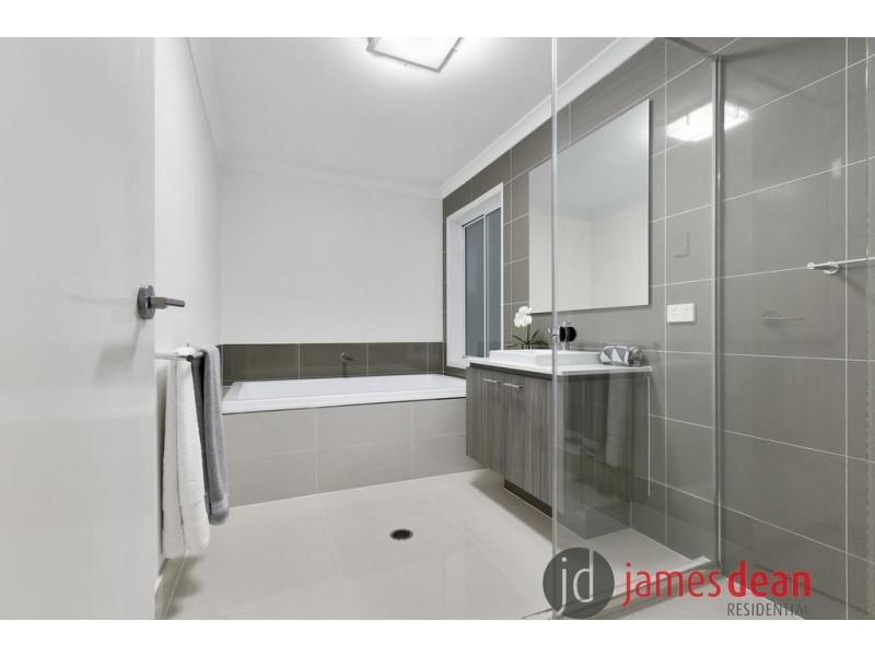 75 Ivy Crescent, Wakerley QLD 4154