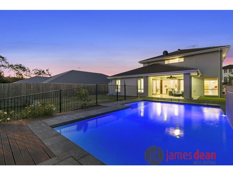 75 Ivy Crescent, Wakerley QLD 4154