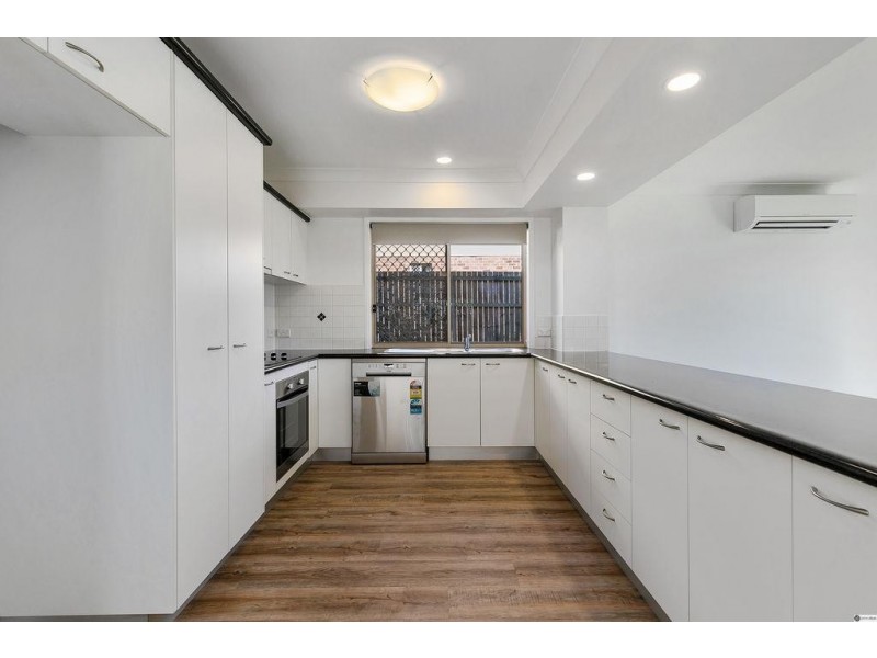 1 Pinecrest Place, Victoria Point QLD 4165